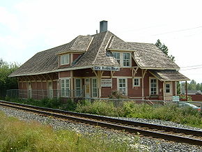 Ancienne gare de Rivière-Bleue, le long du chemin de fer du Transcontinental ( aujourd'hui le Canadien National)