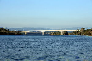 Bridge over Minho river (río Miño) in Vila Nova de Cerveira, Portugal.jpg
