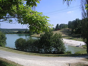 Lac de Montcuq (Lot, France).JPG