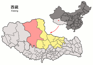 Localisation du xian de Nyima (en rose) dans la préfecture de Nagchu (en jaune)