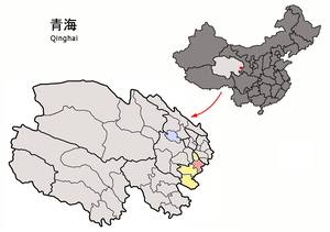 Localisation du xian de Tongren (en rose) dans la préfecture de Huangnan (en jaune)