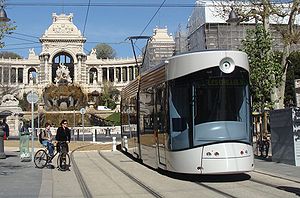 Rame du tramway de Marseille à la station Longchamp