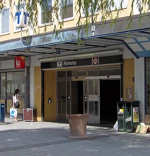 Rinkeby tunnelbanestation, ingång.JPG