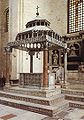 Bari Basilica San Nicola altare.jpg
