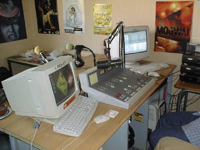 Studios Radio Campus Troyes 2000.JPG