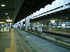 Chiba-monorail-1-Shiyakusho-mae-station-platform.jpg