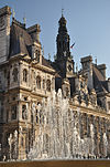 Fontaine de l'Hôtel-de-Ville (nord) Paris 4e.jpg