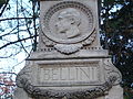 Bellini sculpture Père-Lachaise.jpg