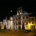 Photographie de l'hôtel de ville de Saumur de nuit.