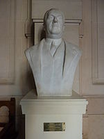 Buste de Fernand Blum à l'hôtel communal de Schaerbeek