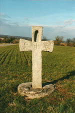 Une des croix pattées de Frasne-les-Meulières