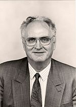 En 1981, le PS émerge (Gilbert Bonnemaison) dans un département dominé par le PCF (Waldeck Rochet).