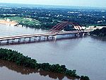 Jefferson Barracks Bridge 1993 flood cropped.jpg