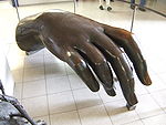 Reproduction de la main droite de la Bavaria au deutsches Museum de Munich en 1907