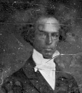 Photographie ancienne en noir et blanc représentant le compositeur William Henry Fry en buste de face