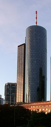 Maintower, Frankfurt, Twilight.jpg