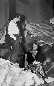 René Arrieu et Renée Faure dans une scène de La Servante d'Evolène au Théâtre du Jorat, juin 1956