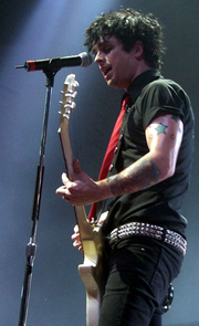 Billie Joe Armstrong en concert à Cardiff