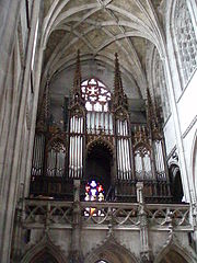 Jubé néogothique et orgues