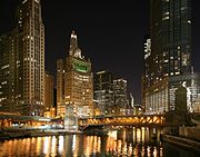 Chicago River night 2.jpg