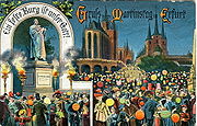 Carte postale ancienne représentant une satue de StMartin et une foule portant des lampions