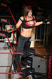 Rayne en octobre 2010, lors d'un show d' Impact!.