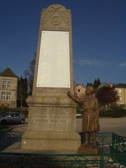 Monument aux morts Gentioux.JPG