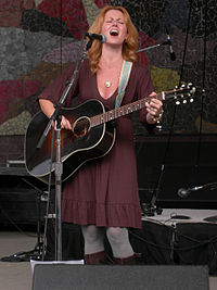 Allison Moorer at Bumbershoot 2007 02.jpg