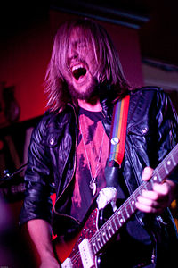 Russel Marsden, le guitariste de Band of Skulls
