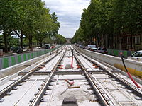 Avancement des travaux en juillet 2011 sur le boulevard Soult, vue nord (gauche) vers la porte de Saint-Mandé et sud (droite) vers la porte de Montempoivre.