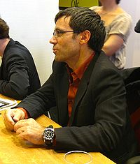 David Pujadas au Salon du livre de Paris le 14 mars 2009.