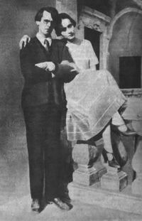 Vladislav Khodassevitch et Nina Berberova à Sorrente, chez Gorki en 1925.