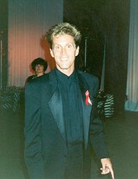 John Glover aux Emmy Awards en 1991