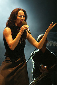 Justyna Steczkowska singing 03.jpg