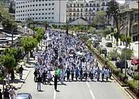 Marche des résidents d'El Mouradia à l'hôpital Mustapha Pacha