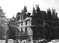 Hôtel des archevêques de Sens en 1981.
