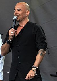 Pascal Obispo 2011 2.jpg