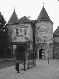 Porte Rivotte Besançon.jpg