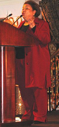 Saïda Agrebi lors d'une conférence tenue le 8 mars 2005