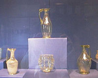 Verre, 2e moitié du IVe siècle, trouvé lors de fouilles réalisées sur le site de l'ancien collège Michelet, à Lisieux