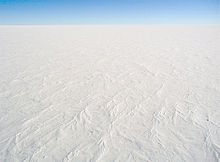 Accéder aux informations sur cette image nommée AntarcticaDomeCSnow.jpg.