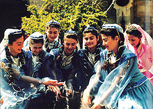 Danseuses folkloriques azéries