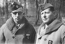 Photo de Bernardin et Jean Raugel en avril 1946, lors de la célébration de l'anniversaire du passage du Rhin