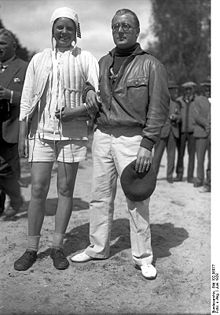 Fritz von Opel (à droite) lors d'une course internationale de bateaux, 1928.