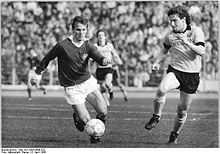 Bundesarchiv Bild 183-1988-0406-032, BFC Dynamo - SG Dynamo Dresden 1-0.jpg