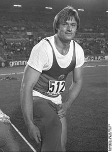 Bundesarchiv Bild 183-T0601-013, IAAF-Worldcup, Wolfgang Schmidt im Wettkampf.jpg