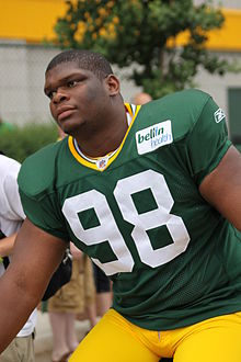 Accéder aux informations sur cette image nommée C.J. Wilson August 1 2011 at Packers Training Camp.jpg.