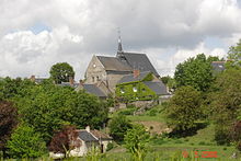 Cerelles (F37), l'église dominant la vallée de la Bédouère