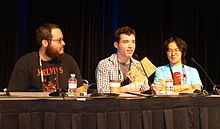Edmund McMillen (à gauche) lors de la Game Developers Conference 2010.