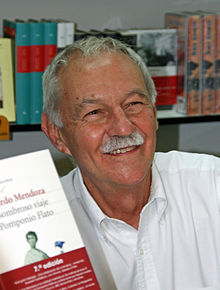 Eduardo Mendoza à la Fête du livre de Madrid en juin 2008